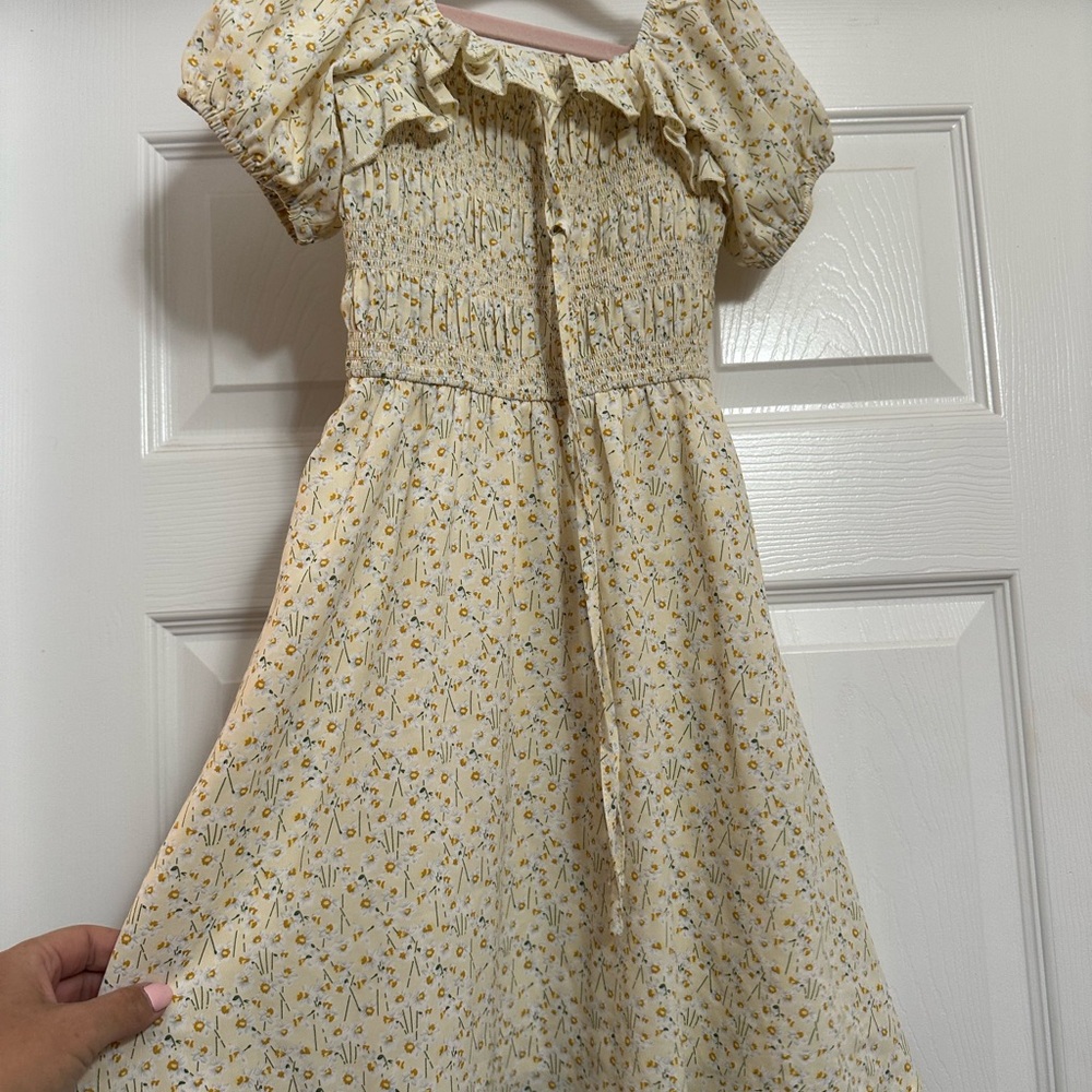 Ivy City Co Cream and Yellow Floral Smocked Puff-Sleeve Dress